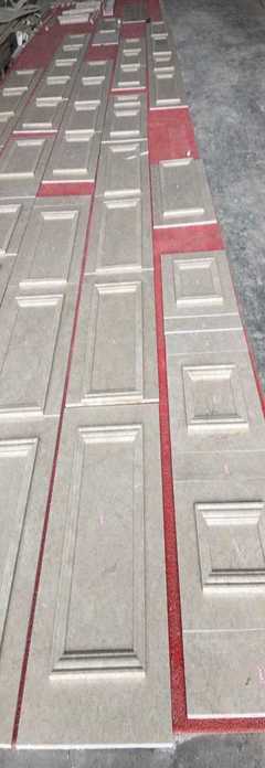 典雅與科技的融合 米黃大理石羅馬柱與UV背景墻的藝術搭配